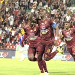Sergio Mosquera del Deportes Tolima  celebra después de anotar el  gol de su equipo durante partido por la fecha 18 entre Deportes Tolima  y Millonarios como parte de la Liga BetPlay DIMAYOR II 2021 jugado en el estadio Manuel Murillo Toro de la ciudad de Ibagué. Foto: VizzorImage / Juan Torres / Contribuidor