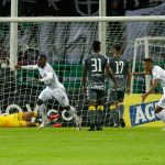 Dannovi Quiñones del Once celebra después de anotar el primer gol de su equipo partido entre Once Caldas e Independiente Santa Fe por la fecha 19 de la Liga BetPlay DIMAYOR II 2021 jugado en el estadio Palogrande de la ciudad de Manizales. Foto: VizzorImage / John Jairo Bonilla / Cont