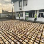 Autoridades incautaron una tonelada de cocaína en un contenedor en Buenaventura. Foto Policía Nacional