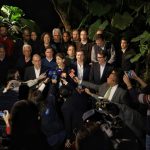 Ingrit Betancourt fue la encargada de realizar el anunció a los medios de comunicación, confirmando también el nuevo nombre de la colectividad: "Hoy hay humo blanco, el cónclave es un éxito, el centro está unido".