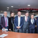 Juan Pablo Córdoba, presidente Bolsa de Valores de Colombia, Claudia López, alcaldesa mayor de Bogotá, y Juan Mauricio Ramírez, secretario de Hacienda. Foto. Alcaldía.