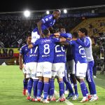 Fernando Uribe de Millonarios celebra después de anotar el  gol de su equipo durante partido por la fecha 22 de la clausura de los cuadrangulares entre Millonarios y Alianza Petrolera  como parte de la Liga BetPlay DIMAYOR II 2021 jugado en el estadio Nemesio Camacho El Campín de la ciudad de Bogotá. Foto: VizzorImage / Felipe Caicedo / Staff