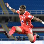 Jhoao Leandro Rodríguez del América en acción durante partido entre América de Cali y Alianza Petrolera por la fecha 24, cuadrangulares semifinales, como parte de la Liga BetPlay DIMAYOR II 2021 jugado en el estadio Pascual Guerrero de la ciudad de Cali. Foto: VizzorImage / Gabriel Aponte / Staff