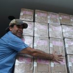 Alex Char bate récord en recolección de firmas con más de 2 millones