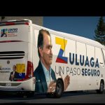 Oscar Iván Zuluaga sobre ruedas