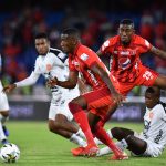 Jugadores del América y Envigado en acción durante partido por la fecha 1 como parte de la Liga BetPlay DIMAYOR 2022 entre América de Cali y Envigado FC jugado en el estadio Pascual Guerrero de la ciudad de Cali. / Fotos: VizzorImage / Nelson Rios / Cont.