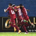 Jeison Lucumi del Deportes Tolima celebra después de anotar el  gol de su equipo durante el partido entre Jaguares de Córdoba F.C. y Deportes Tolima por la fecha 6 Liga BetPlay DIMAYOR I 2022 jugado en el estadio Jaraguay de la ciudad de Montería.