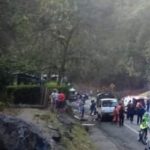 Las víctimas de este atentado serían personal del Invias que estaba trabajando en la vía.