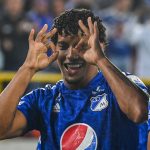 Juan Carlos Pereira de Millonarios celebra después de anotar el primer gol de su equipo durante partido entre Millonarios F.C. y Cortuluá por la fecha 9 como parte de la Liga BetPlay DIMAYOR I 2022 jugado en el estadio Nemesio Camacho El Campin de la ciudad de Bogotá. Foto: VizzorImage / Samuel Norato / Cont
