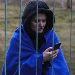 Ciudadanos ucranianos, principalmente mujeres y niños, cruzan la frontera entre Ucrania y Polonia debido a la intervención militar de Rusia en curso en Ucrania. (Beata Zawrzel - Agencia Anadolu)