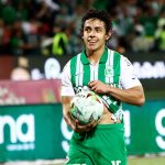 Daniel Mantilla de Nacional celebra después de anotar el segundo gol de su equipo partido entre Atlético Nacional y Deportivo Independiente Medellín por la fecha 10 de la Liga BetPlay DIMAYOR I 2022 jugado en el estadio Atanasio Girardot de la ciudad de Medellín. Foto: VizzorImage / Andres Alvarez / Cont