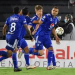 Larry Vasquez de Millonarios  celebra después de anotar el gol de su equipo durante partido entre Independiente Santa Fe y Millonarios  por la fecha 10 como parte de la Liga BetPlay DIMAYOR I 2022 jugado en el estadio Nemesio Camacho El Campin de la ciudad de Bogotá. Foto: VizzorImage / Felipe Caicedo / Staff