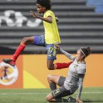 Con un contundente 4-0 la selección de Colombia goleó este lunes a Ecuador para sumar su tercer triunfo en fila y avanzar a la siguiente fase