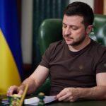 El presidente ucraniano Volodymyr Zelensky ha prorrogado la ley marcial en Ucrania