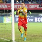 Leonardo Castro del Deportivo Pereira celebra su gol contra el Atlético Junior durante partido por la fecha 11 entre Deportivo Pereira y Atletico Junior como parte de la Liga BetPlay DIMAYOR I 2022 jugado en el estadio Hernán Ramírez de Pereira. Foto: VizzorImage / Pablo Bohórquez/ Contribuidor
