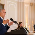Asistimos a la firma del contrato de concesión vial del proyecto Accesos Norte fase 2, que tiene una longitud de 17,96 km y contempla inversiones por $1,32 billones. Presidente Duque