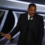 Will Smith ha decidido abandonar la Academia de Hollywood, encargada de la organización de los Óscar, al calificar su actuación en la 94 edición de estos premios como impactante, dolorosa e inexcusable, informó el actor este viernes en un comunicado recogido por el medio especializado Variety. EFE Etienne Laurent ARCHIVO
