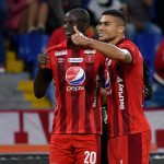 Carlos Sierra del América celebra después de anotar el primer gol de su equipo durante partido entre América de Cali y Millonarios F.C. por la fecha 14 como parte de la Liga BetPlay DIMAYOR I 2022 jugado en el estadio Pascual Guerrero de la ciudad de Cali. Foto: VizzorImage / Gabriel Aponte / Staff