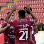 Andres Ibargüen de Deportes Tolima celebra despues anotar su segundo gol a Aguilas Doradas Rionegro durante partido de la fecha 15 entre Deportes Tolima y Aguilas Doradas Rionegro por la Liga BetPlay DIMAYOR I 2022, en el estadio Manuel Murillo Toro de la ciudad de Ibague. Foto: VizzorImage / Juan Torres / Cont.