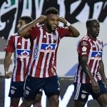 Miguel Borja de Atlético Junior celebra después de anotar el primer gol de su equipo durante partido entre Deportivo Cali y Atlético Junior por la fecha 15 como parte de la Liga BetPlay DIMAYOR I 2022 jugado en el estadio Deportivo Cali de la ciudad de Palmira. Foto: VizzorImage / Gabriel Aponte / Staff