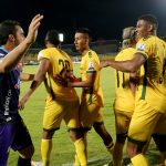 Jugadores de Atletico Bucaramanga celebran el gol anotado a Cortulua durante partido de la fecha 15 entre Atletico Bucaramanga y Cortulua por la Liga BetPlay DIMAYOR I 2022 en el estadio Alfonso Lopez de la ciudad de Bucaramanga. Foto: VizzorImage / Jaime Moreno / Cont.