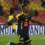 Independiente Santa Fe y Alianza Petrolera en partido de la fecha 16 por la Liga BetPlay DIMAYOR I 2022 en el estadio Nemesio Camacho El Campin de la ciudad de Bogota. Foto: VizzorImage / Luis Ramirez / Staff.