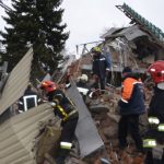 Borodianka 41 víctimas encontradas bajo los escombros de bloques de apartamentos.Foto UKRINFOR