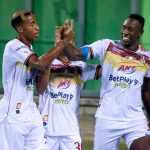Juan Fernando Caicedo del Tolima celebra después de anotar el primer gol de su equipo durante partido entre Alianza Petrolera y Deportes Tolima por la fecha 17 como parte de la Liga BetPlay DIMAYOR I 2022 jugado en el estadio Daniel Villa Zapata de la ciudad de Barrancabermeja. Foto: VizzorImage / Jose Martinez / Cont