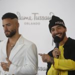 El museo Madame Tussauds de Orlando desveló este lunes en Medellín la figura de cera del artista colombiano Juan Luis Londoño, más conocido como Maluma, considerado una de las figuras del género urbano más importantes del momento. EFE/ Luis Eduardo Noriega A.