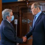 El ministro de Relaciones Exteriores de Rusia, Serguéi Lavrov (derecha), se reúne con el secretario general de las Naciones Unidas, Antonio Guterres (izquierda), en Moscú, Rusia, el 26 de abril de 2022. Foto "Ministerio de Relaciones Exteriores de Rusia
