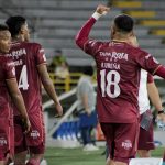 Rodrigo Ureña del Tolima celebra después de anotar el primer gol de su equipo partido entre Deportes Tolima y Cortuluá por la fecha 18 como parte de la Liga BetPlay DIMAYOR I 2022 jugado en el estadio Manuel Murillo Toro de la ciudad de Ibagué. Foto: VizzorImage / Juan Torres / Cont