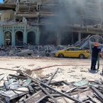Cuerpos de emergencia trabajan en la remoción de escombros tras una explosión en Hotel Saratoga, en la capital cubana.EFE/Ernesto Mastrascusa