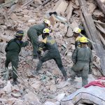 La cantidad de fallecidos por la explosión ocurrida la víspera en el hotel Saratoga en La Habana aumentó a 26, incluida una turista española, informaron este sábado las autoridades cubanas. EFE/Ernesto Mastrascusa