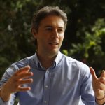 El suspendido alcalde de Medellín, Daniel Quintero Calle afirma, además, que el Gobierno del presidente Iván Duque está dispuesto "a todo" para mantenerse en el poder y advirtió que la decisión de la Procuraduría de suspenderlo provisionalmente por presunta participación en política obedece a intereses políticos y económicos "muy fuertes". EFE/ Luis Eduardo Noriega A.