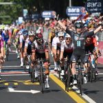 Fernando Gaviria fue segundo en la etapa 11 del Giro de Italia, en la que se impuso el italiano Alberto Dainese con un final de foto finish.