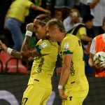 Dayro Moreno de Atletico Bucaramanga celebra despues anotar el gol a Atletico Junior durante partido de la fecha 2 de los cuadangulares semifinales entre Atletico Bucaramanga y Atletico Junior por la Liga BetPlay DIMAYOR I 2022 en el estadio Alfonso Lopez de la ciudad de Bucaramanga.Foto: VizzorImage / Jaime Moreno / Cont.
