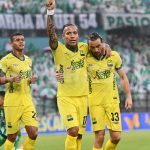 Jugadores del Atletico Bucaramanga  celebran Gol  aqnte el Atletico Nacional  por la tercera fecha de los Cuadrangulares semifinales. Foto Dimayor