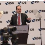 El Banco Interamericano de Desarrollo (BID) ultima una reforma histórica con la que busca duplicar su financiación en la región de la mano del sector privado, informó este martes el presidente de la entidad, Mauricio Claver-Carone, en el marco de la Cumbre de las Américas.