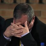 El último comandante de la desmovilizada guerrilla de las FARC, Rodrigo Londoño, espera que la audiencia de la Jurisdicción Especial para la Paz (JEP) en la que este martes excombatientes reconocerán públicamente su responsabilidad por los secuestros cometidos propicie la reconciliación de Colombia. EFE/ Carlos Ortega