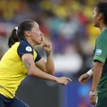 Giannina Lattanzio de Ecuador celebra un gol hoy, en un partido del grupo A de la Copa América Femenina en el estadio Pascual Guerrero en Cali (Colombia). EFE/Ernesto Guzmán Jr.