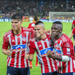 Jugadores del Junior de Barranquilla celebran el triunfo 3-1 sobre Atletico Nacional. Foto DIMAYOR