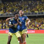 Linda Caicedo celebra con Cattalina Usme el Gol de Colombia ante Ecuador en el Triunfo 1-2 Foto FCF