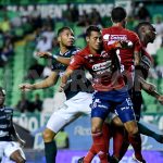 Deportivo Cali e Independiente Medellín empataron 2-2 en el estadio del equipo vallecaucano. Un juego que se definió en los últimos minutos y con polémica arbitral. Foto DIMAYOR