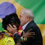 El candidato presidente de Brasil Luiz Inácio Lula da Silva, recibe a la vicepresidenta electa de Colombia Francia Márquez hoy en un encuentro en Sao Paulo (Brasil). EFE/Fernando Bizerra