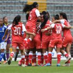 Millonarios F.C. y el Independiente Santa Fe durante partido de la fecha 13 por la Liga Femenina BetPlay DIMAYOR 2022 jugado en el estadio Nemesio Camacho El Campin de la ciudad de Bogota. Foto: VizzorImage / Luis Ramirez / Staff.