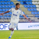 Millonarios supo acomodarse en el campo de juego y sobre los 36’ llegó al 1-0 con gol de L. Ruiz aprovechó una gran asistencia de David Silva.Foto DIMAYOR