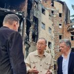 Ban Ki-moon llega a Kiev en compañía del expresidente colombiano, Juan Manuel Santos