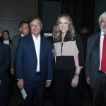 Paula Cortes, presidenta de ANATO en el acto inaugural el 26º Congreso Nacional de ANATO aparece acompañada del presidente de la República de Colombia, Gustavo Petro, la alcaldesa mayor de Bogotá, Claudia López y German Umaña, ministro de Comercio