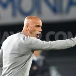 Mayer dando indicaciones a sus futbolistas. Foto Dimayor