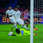 Millonarios derrotó en la agonía a Junior, por la fecha 13 del Torneo Finalización. Jader Valencia sobre el minuto 94 anotó el único gol del partido y le dio tres puntos importantes a su Millonarios, para acercarlo a los Cuadrangulares. Foto DIMAYOR